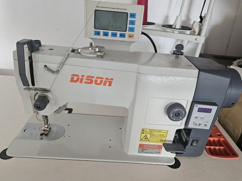 Masina de cusut zig-zag